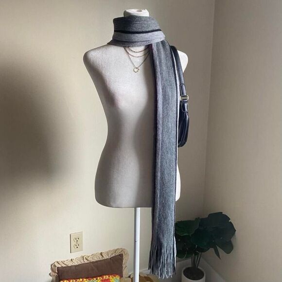 Y2K gray striped scarf - Picture 5 of 8